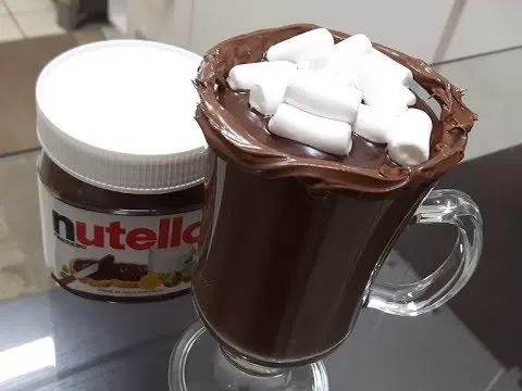 Chocolate quente cremoso com Nutella