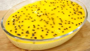 Receita de Mousse de Maracujá Cremosa com Cobertura Brilhante