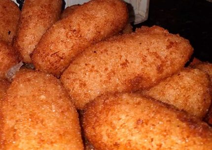 Bolinho de Estudante: Delicioso Petisco da Bahia 