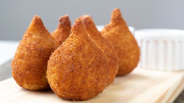 Lanche: Coxinha de Frango Simples