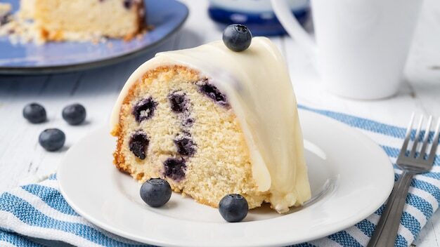 Bolos: Bolo de Mirtilo com Iogurte: Receita Fácil e Deliciosa