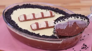 Moça Gelada de Chocolate na Travessa, Sobremesa Cremosa e Deliciosa