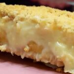 Cuca Cremosa de Leite Condensado com Farofinha Crocante