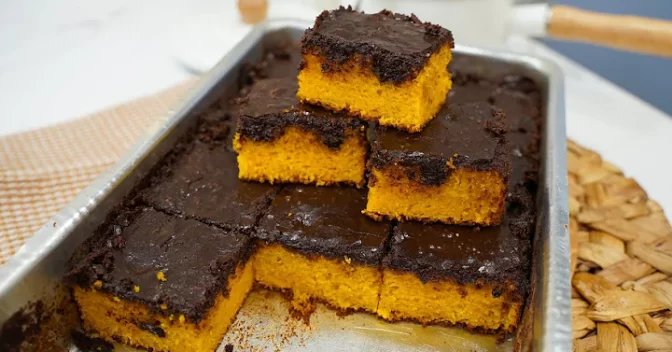 Bolos: Bolo de Cenoura com Casquinha Crocante de Chocolate