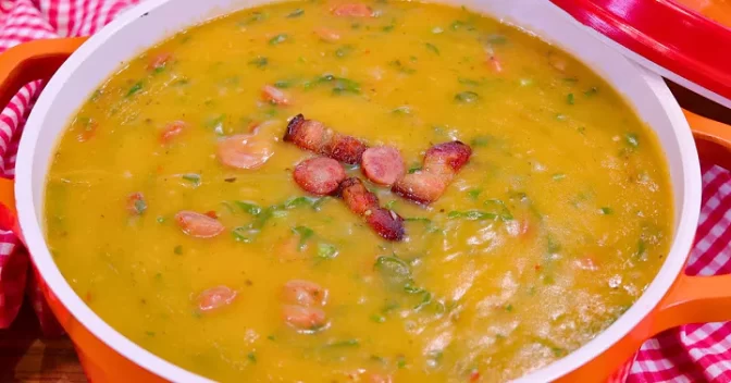 Receitas Rápida e Fácil: Caldo Verde Fácil com Bacon e Calabresa