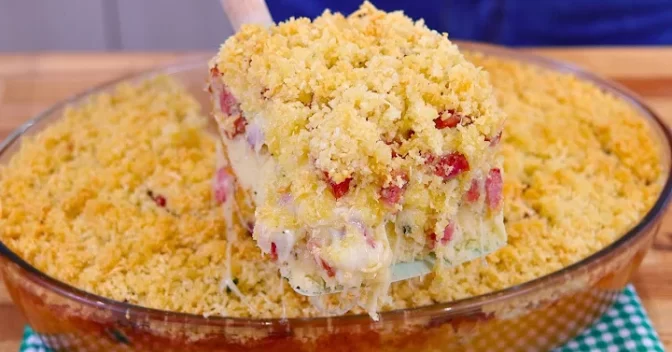 Lanche: Cuca Salgada de Calabresa com Farofa de Queijo