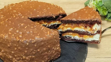 O Bolo de Snickers Que Derrete na Boca em 15 Minutos