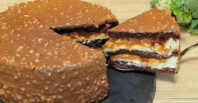 Bolos: O Bolo de Snickers Que Derrete na Boca em 15 Minutos