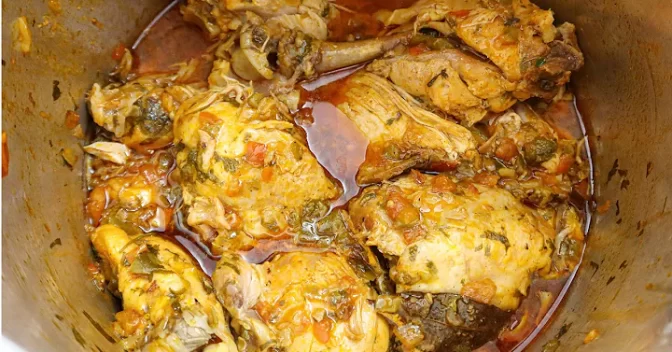 Receitas Rápida e Fácil: Frango Guisado na Panela de Pressão