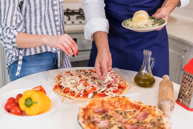 Últimas Notícias: 10 Dicas para Fazer uma Pizza Perfeita em Casa 