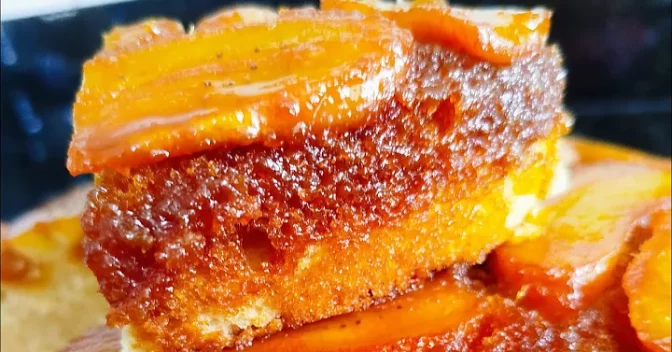 Bolos: Bolo de Banana Fofíssimo com Calda Caramelizada: Receita Simples e Deliciosa