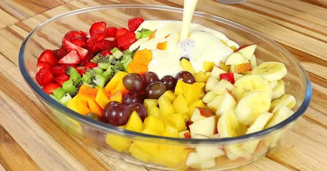 Sobremesas Doces: Salada de Frutas Cremosa Simples e Deliciosa Veja