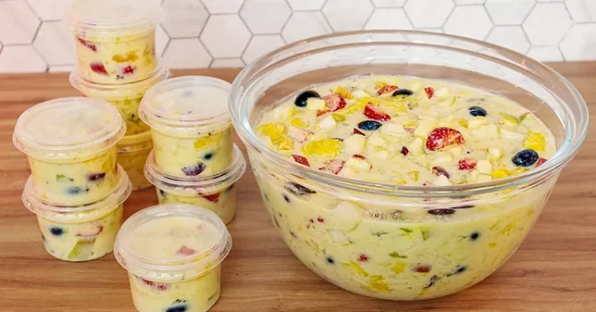 Sobremesas Doces: Salada de Frutas com Creme Só Faça