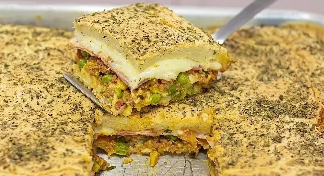 Receitas Rápida e Fácil: Torta Salgada de Carne Moída com Presunto e Queijo