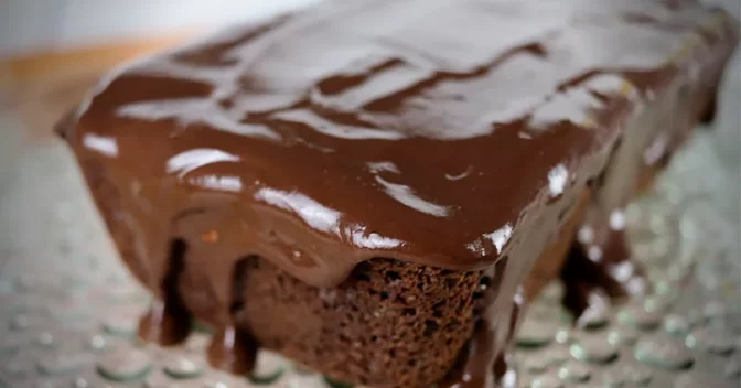 Bolos: Bolo de Chocolate Fit com Cacau 100% e Farelo de Aveia, Receita com Vídeo