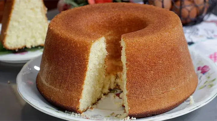 Bolo Pão de Ló de Leite Quente Fofinho e Perfeito para o Café já Faça