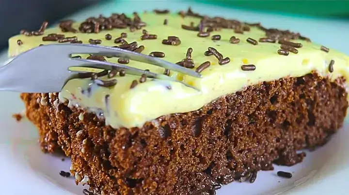 Bolos: Bolo de Chocolate com Mousse de Maracujá, Bolinho para o seu Café 