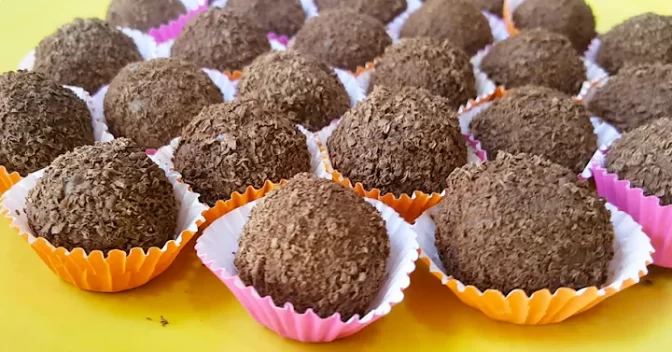 Sobremesas Doces: Brigadeiro Sem Leite e Sem Manteiga