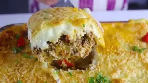 Escondidinho de Mandioca com Carne Moída, Cremoso e Saboroso