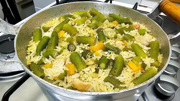 O arroz com quiabo é uma receita tradicional, cheia de sabor e fácil de fazer....