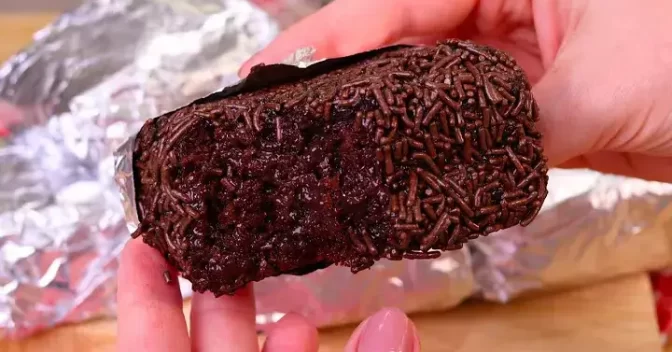 Bolos: Bolo Gelado de Brigadeiro Molhadinho do Jeito que Você Gosta