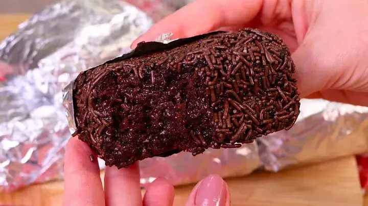 Bolos: Bolo Gelado de Brigadeiro Molhadinho do Jeito que Você Gosta 