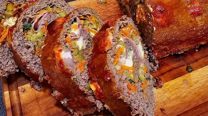 Bolo de Carne Recheado com Carne Moída Muito Top essa Receita