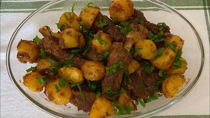 Lanche: Costelinha Suína com Batata na Panela de Pressão Perfeita para o Almoço 