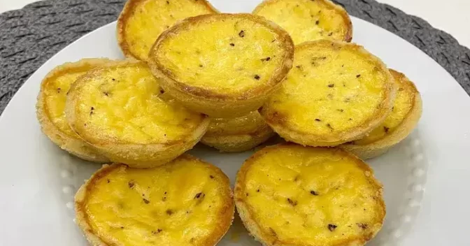 Lanche: Empadinhas de Queijo que Derrete na Boca, uma Delícia para o Lanche