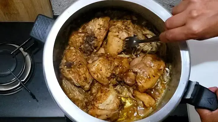 Lanche: Frango na Panela de Pressão Suculento e Fácil de Fazer 