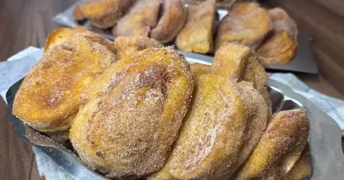 Lanche: Rabanada Tradicional, Crocante por Fora e Molhadinha por Dentro