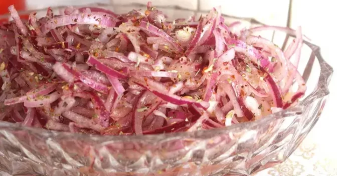 Receitas Rápida e Fácil: Salada de Cebola de Churrascaria, Receita Simples e Saborosa