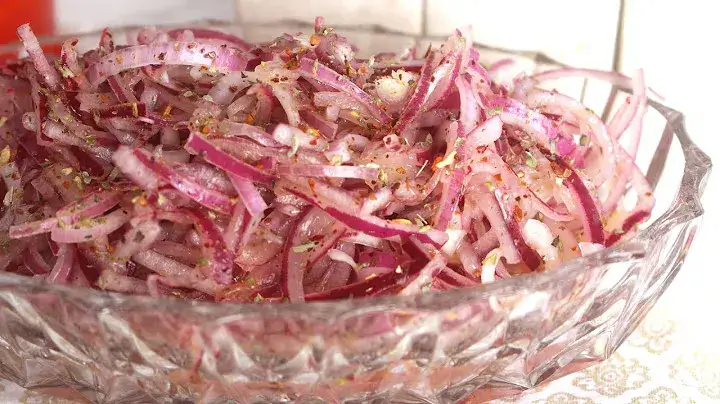 Lanche: Salada de Cebola de Churrascaria, Receita Simples e Saborosa 