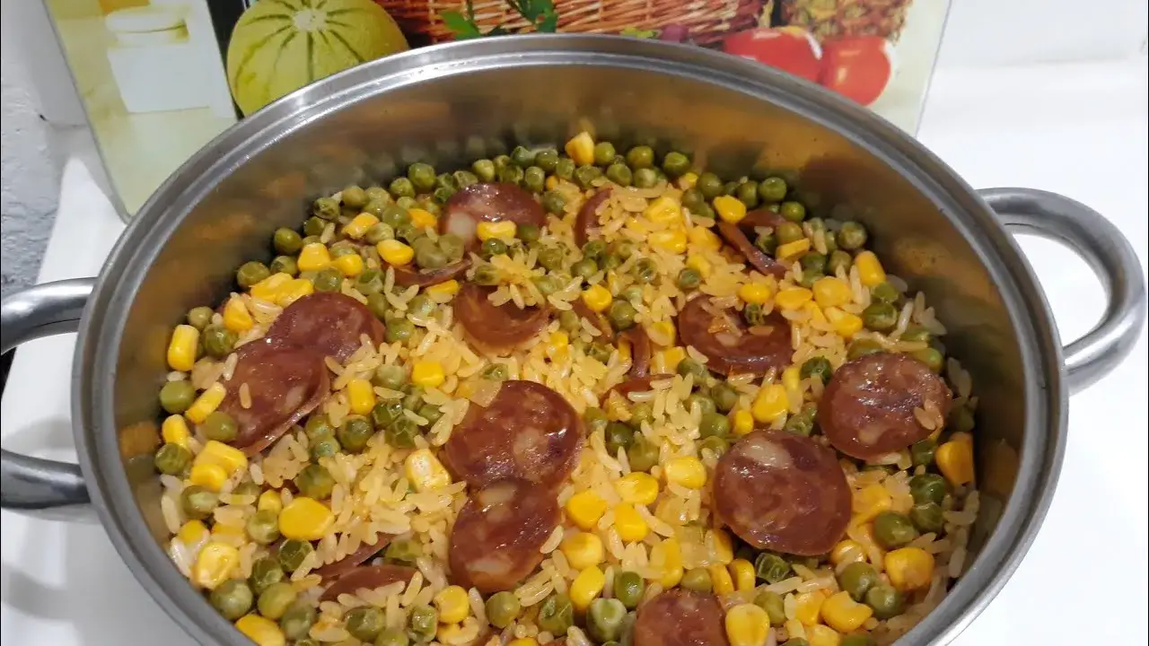 Arroz com Calabresa Gostoso e Saboroso: Receita Rápida para Qualquer Dia