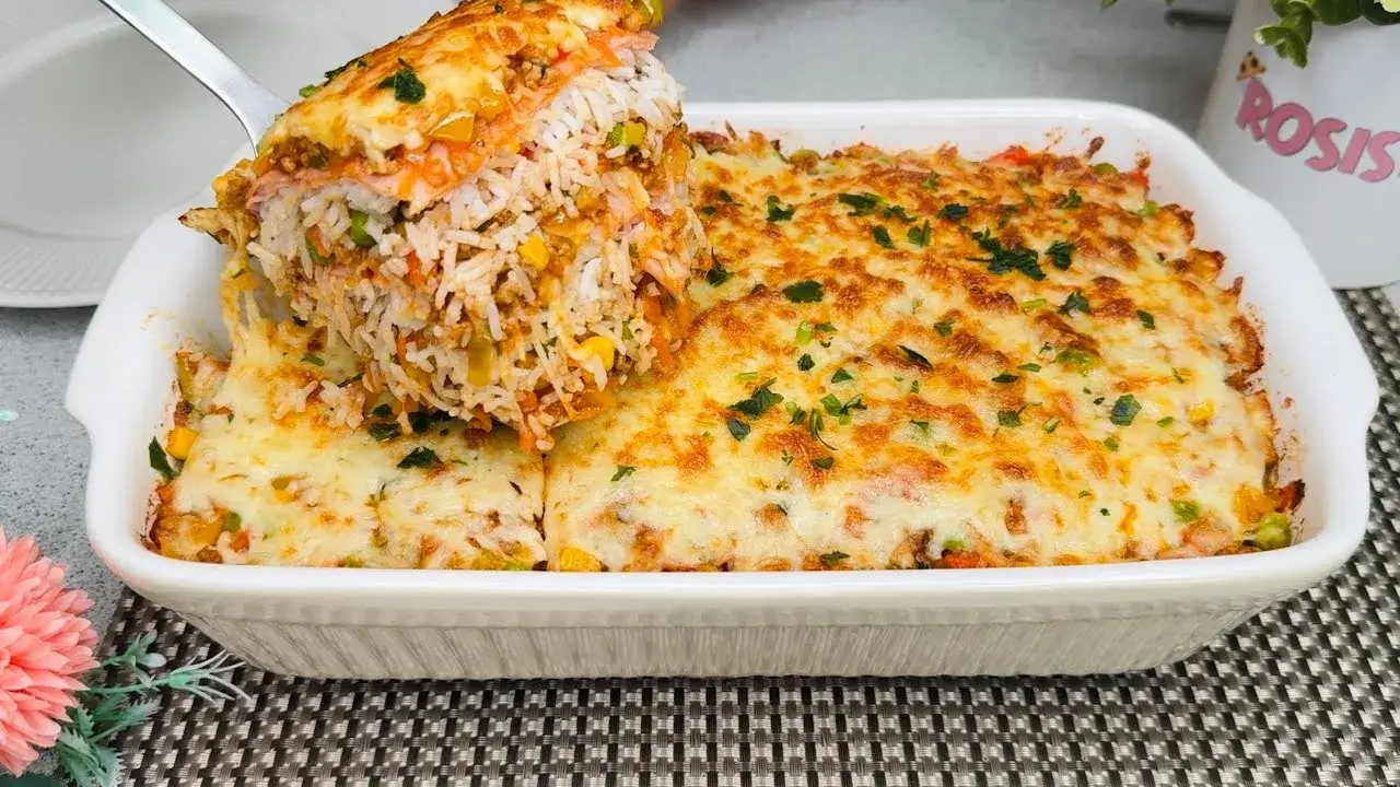 Arroz de Forno com Carne Moída: Surpreenda sua Família com Esta Receita Prática e Deliciosa