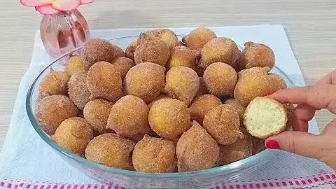 Bolinhos de Chuva Perfeitos: Crocantes por Fora e Macios por Dentro