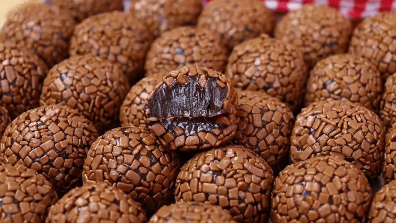 Brigadeiro Gourmet de Chocolate: O Segredo dos Docinhos Perfeitos
