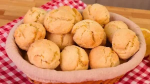 Broinha Cítrica com Iogurte: Crocante por Fora, Fofinha por Dentro e Pronta para o Café