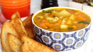 Como Fazer Minestrone: A Sopa de Legumes Italiana Cheia de Sabor