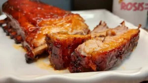 Costelinha Suína Assada com Molho Barbecue Caseiro que Desmancha na Boca