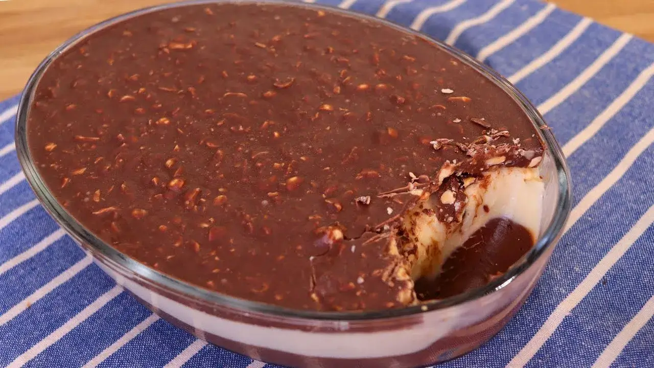 Ovo de Páscoa na Travessa com Casquinha Crocante, Uma Sobremesa que Faz Sucesso na Mesa