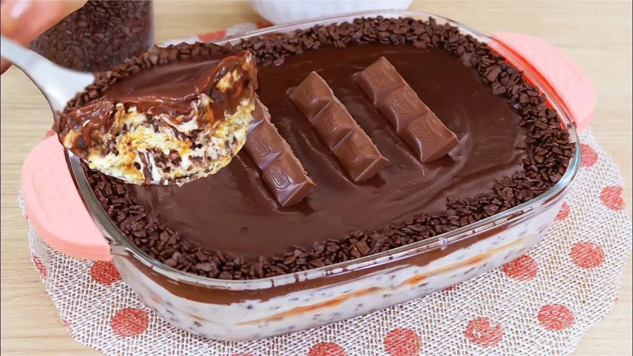 Pavê de Flocos Cremoso: Aprenda a Fazer Essa Delícia Rápida e Fácil