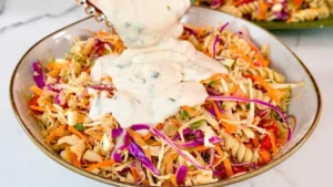 Salada de Repolho com Frango: Uma Delícia Refrescante para a Família Toda