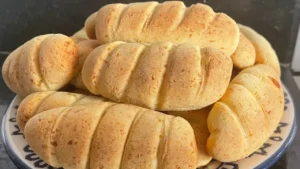 Biscoito de Queijo com Banana da Terra: Uma Explosão de Sabor na Sua Cozinha