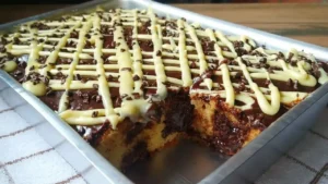 Bolo Chocolatudo Fofinho com Recheio Cremoso: Perfeito para o Café da Tarde