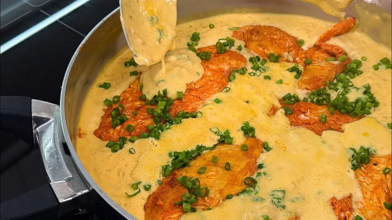 Frango Cremoso ao Molho de Queijo: Receita Fácil e Deliciosa em Apenas 2 Passos