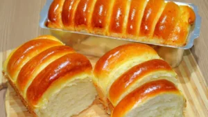 Pão Fatiado que Sai do Forno Super Fofinho: Receita Fácil de Pão Caseiro