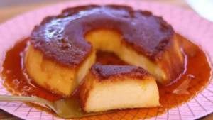 Pudim de Pão Cremoso de Liquidificador: A Sobremesa Perfeita Para Aproveitar Pão Amanhecido
