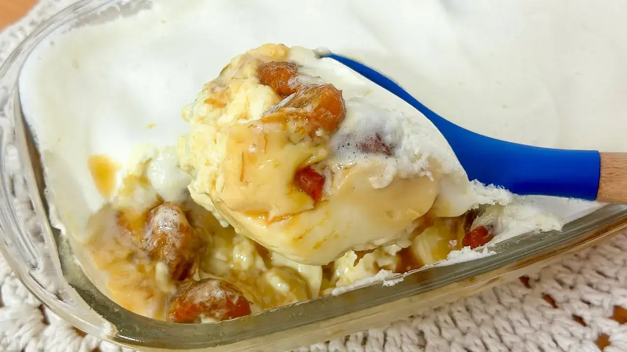 Sobremesa de Banana Cremosa com Espuma de Leite em Pó: Uma Explosão de Sabor