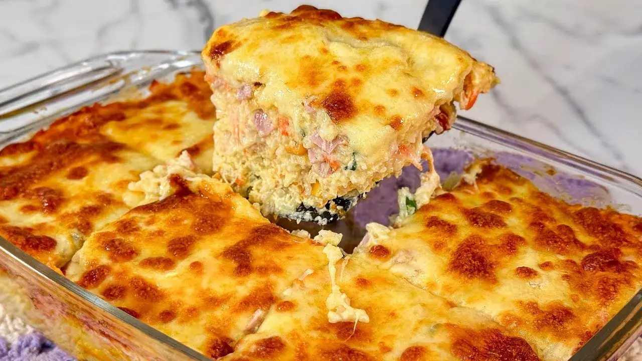 Arroz de Forno Cremoso: A Receita Que Transforma Sobras em Sabor